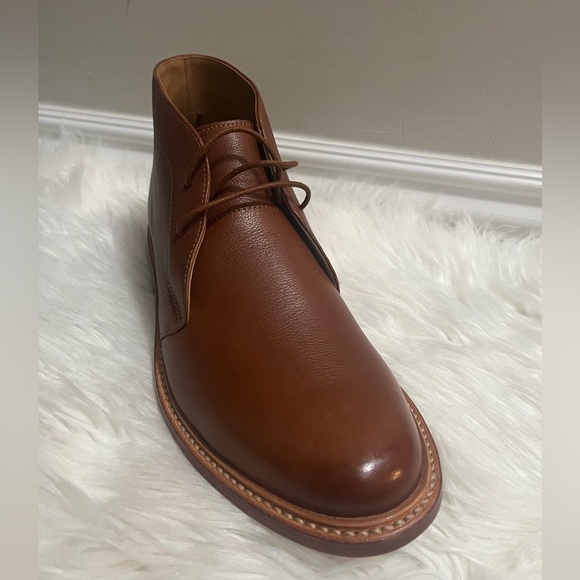 Brand: Bostonian - Picture 1 of 7